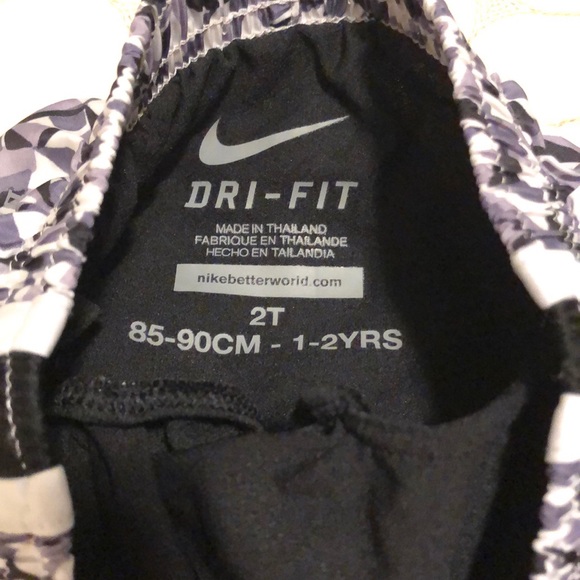 Nike boys gray and black shorts - Picture 4 of 7